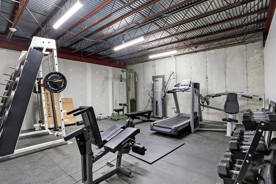 More Photos Of 615 Russell Ave, Indianapolis Medical For Sale