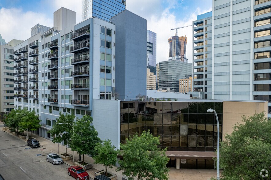 More Photos Of 800 Brazos St, Austin Apartments For Sale