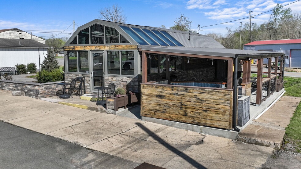More Photos Of 106 Northside Sq, Petersburg Restaurant For Sale