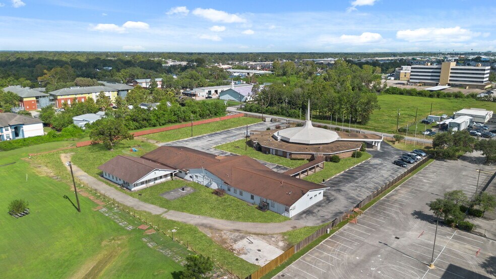 More Photos Of 513 W Rittenhouse Rd, Houston Religious Facility For Sale