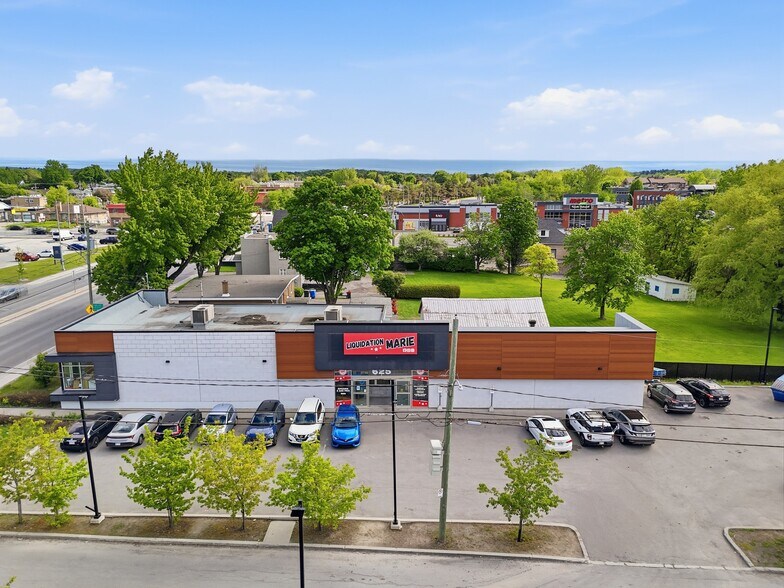 More Photos Of 625 Av 11E, Saint-jerome Freestanding For Lease