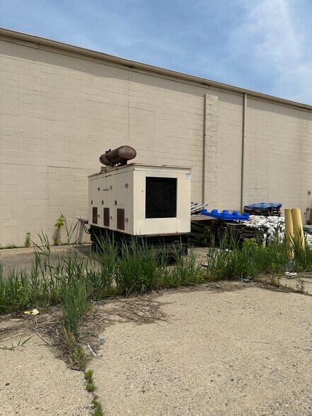 More Photos Of 19100 15 Mile Rd, Clinton Township Storefront For Sale