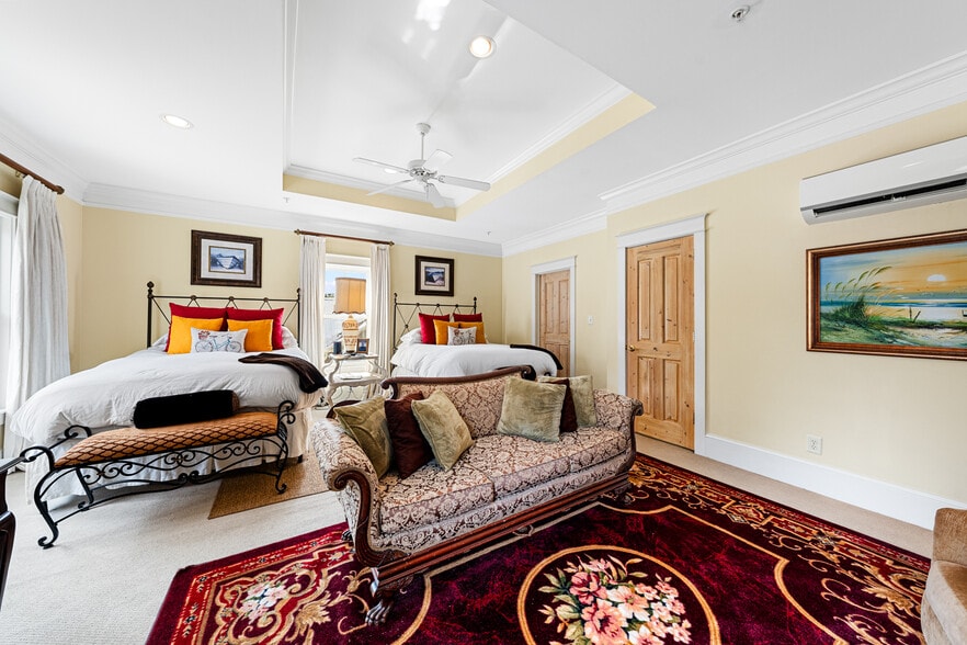 More Photos Of 202 S Mobile St, Fairhope Hospitality For Sale