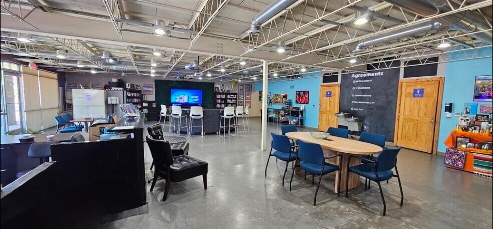 More Photos Of 136 Washington SE, Albuquerque Storefront Retail Office For Sale