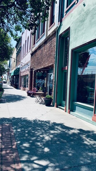 More Photos Of 635 Main St, Red Bluff General Retail For Sale