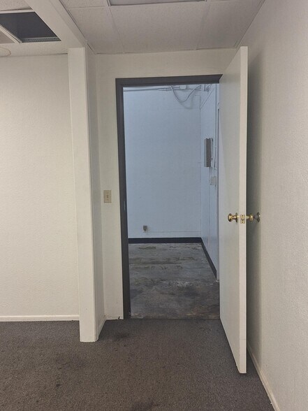 More Photos Of 5067-5085 Arville St, Las Vegas Unknown For Lease