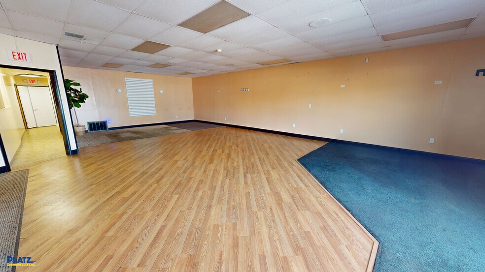 More Photos Of 8024-8028 E Market St, Warren General Retail For Lease