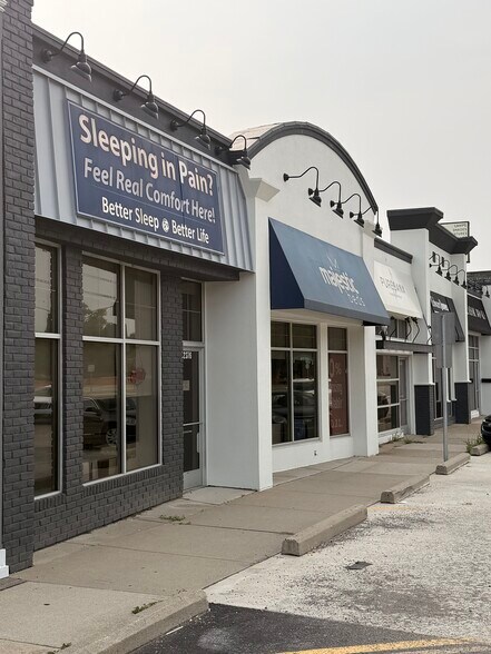 More Photos Of 32364-32376 Woodward Ave, Royal Oak Storefront For Lease