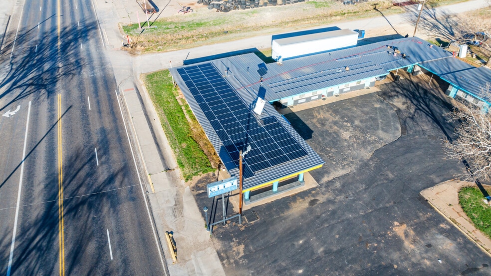 More Photos Of 1100 Main St, Knox City Hotel For Sale