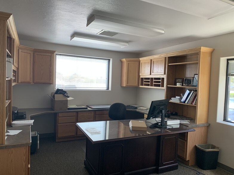 More Photos Of 4268-4272 W Nike Dr, West Jordan Distribution For Lease