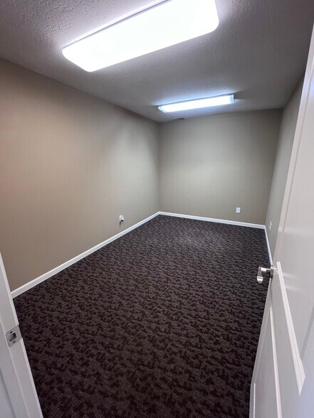 More Photos Of 4911-4915 Illinois Rd, Fort Wayne Office For Lease