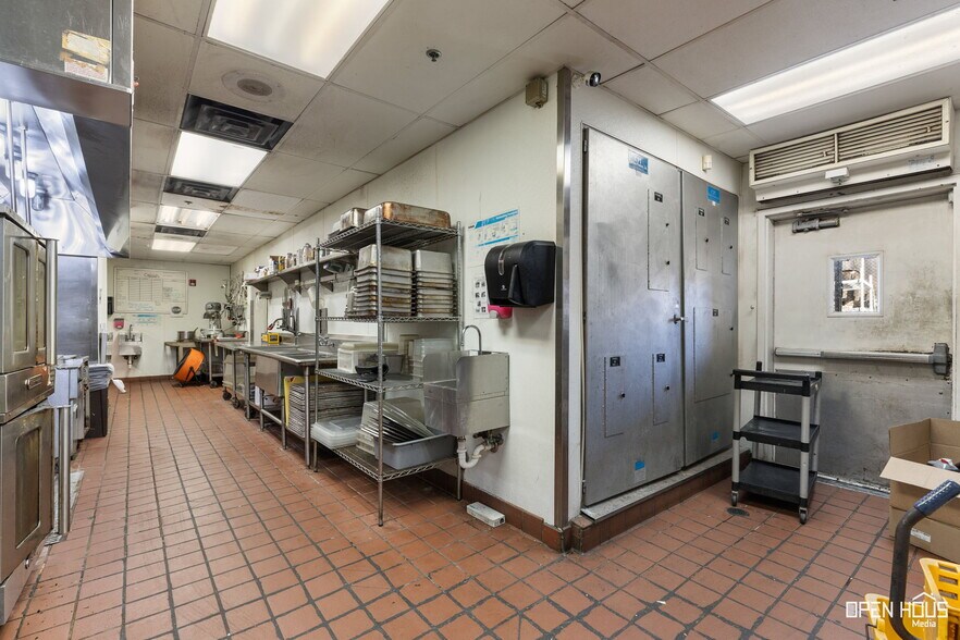 More Photos Of 4330 Kell Blvd, Wichita Falls Restaurant For Sale