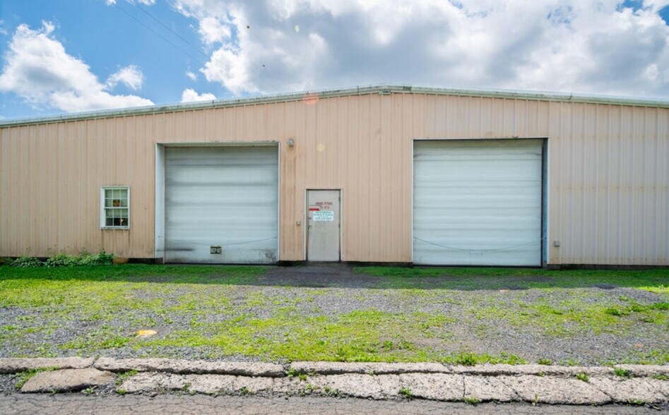 More Photos Of 729 S 5th St, Coal Township Warehouse For Sale