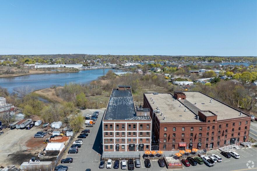 More Photos Of 58 Pulaski St, Peabody Manufacturing For Lease