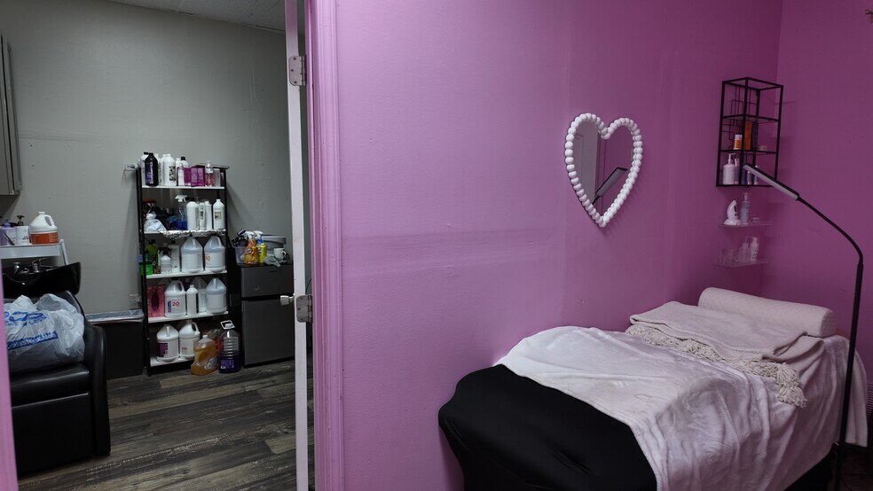 More Photos Of 2401 W Cervantes St, Pensacola General Retail For Sale