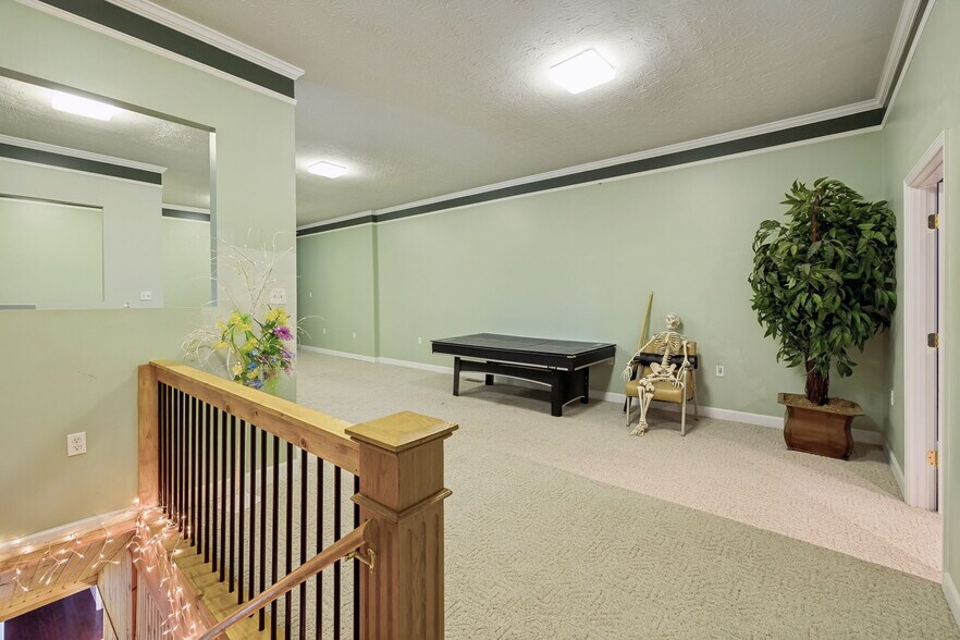 More Photos Of 220 Public Sq, Lafayette General Retail For Sale