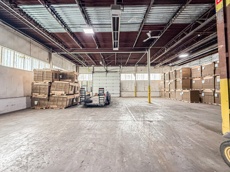 More Photos Of 416 Pittsburgh Cir, Ellwood City Warehouse For Lease