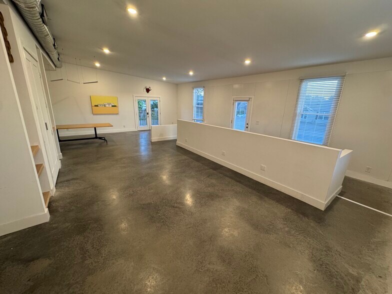 More Photos Of 2610 Westwood Dr, Nashville Office For Lease