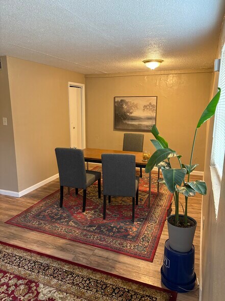More Photos Of 9639-9640 Diamond Dr, Saint Louis Apartments For Sale