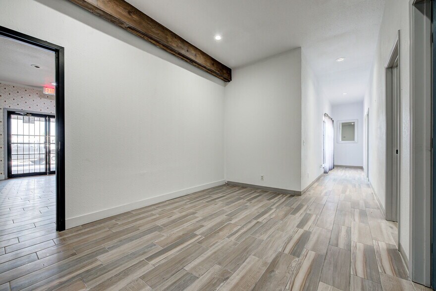 More Photos Of 7917 N May Ave, Oklahoma City Freestanding For Sale