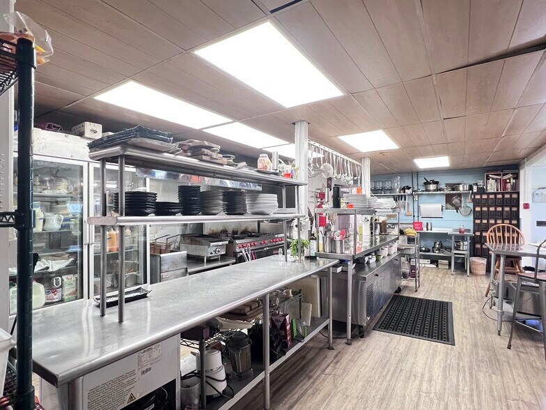 More Photos Of 3063 Bristol Rd, New Harbor Hospitality For Sale