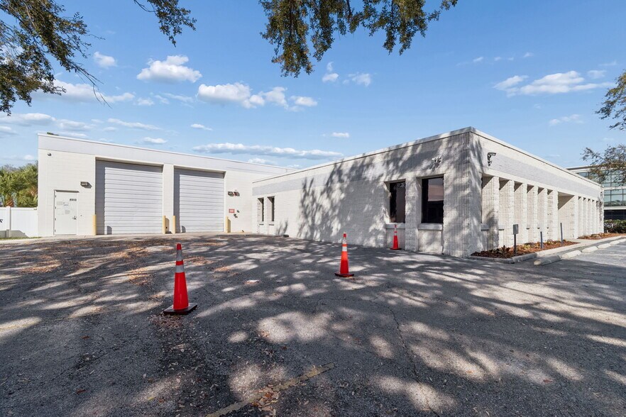More Photos Of 4913 W Laurel St, Tampa Light Distribution For Lease