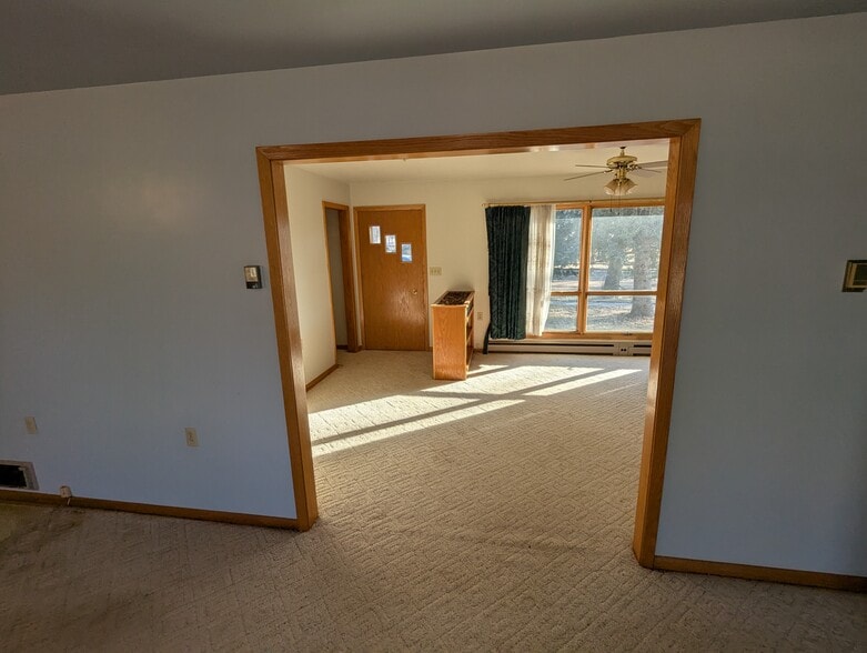 More Photos Of 340 Elm St E, Canova Sports And Entertainment For Sale