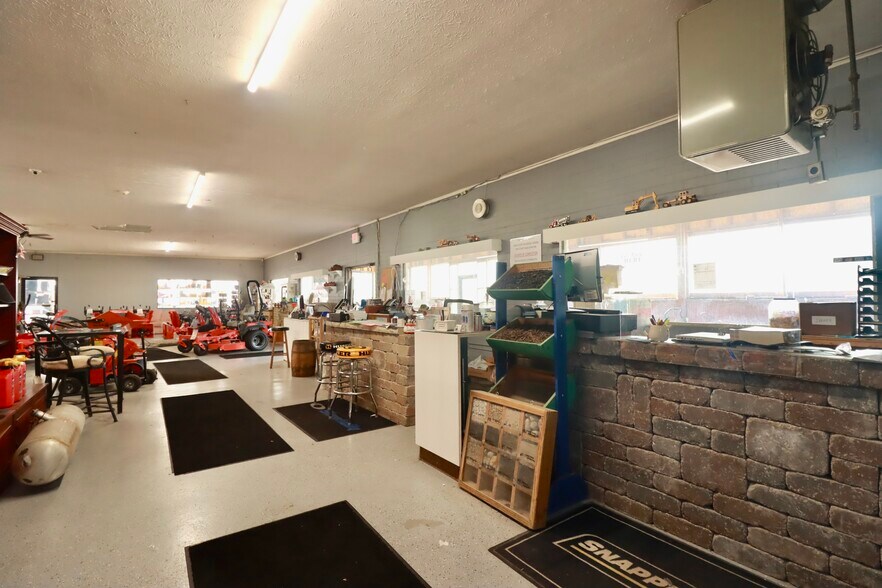 More Photos Of 8265 Euclid Chardon Rd, Kirtland Garden Center For Sale