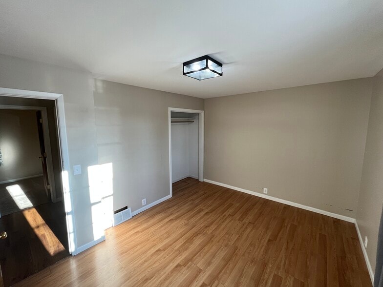 More Photos Of 260 Calumet St, Oswego Office For Sale