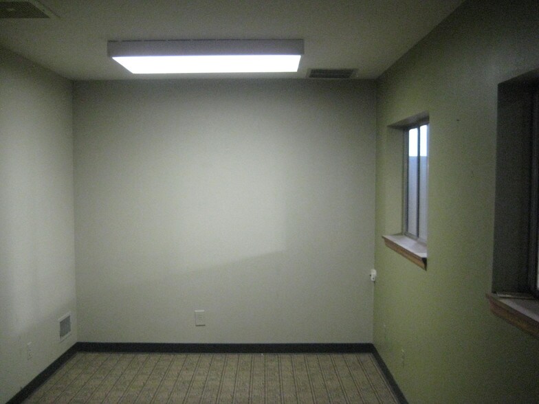 More Photos Of 1241 S Lipan St, Denver Warehouse For Sale