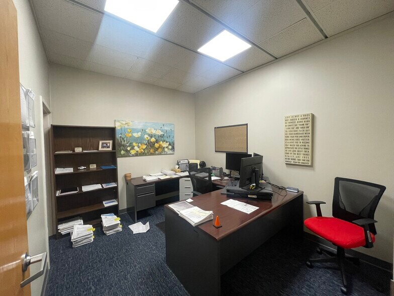 More Photos Of 3107 Beale Ave, Altoona Office For Sale