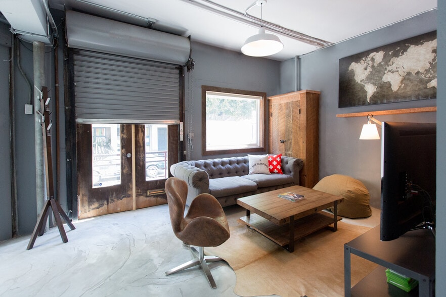 More Photos Of 156 Gilbert St, San Francisco Warehouse For Lease