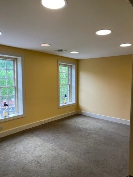 More Photos Of 222 Delaware St, New Castle Restaurant For Lease