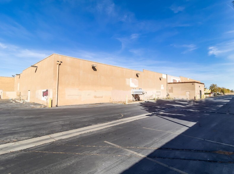 More Photos Of 2616 E Palmdale Blvd, Palmdale General Retail For Sale