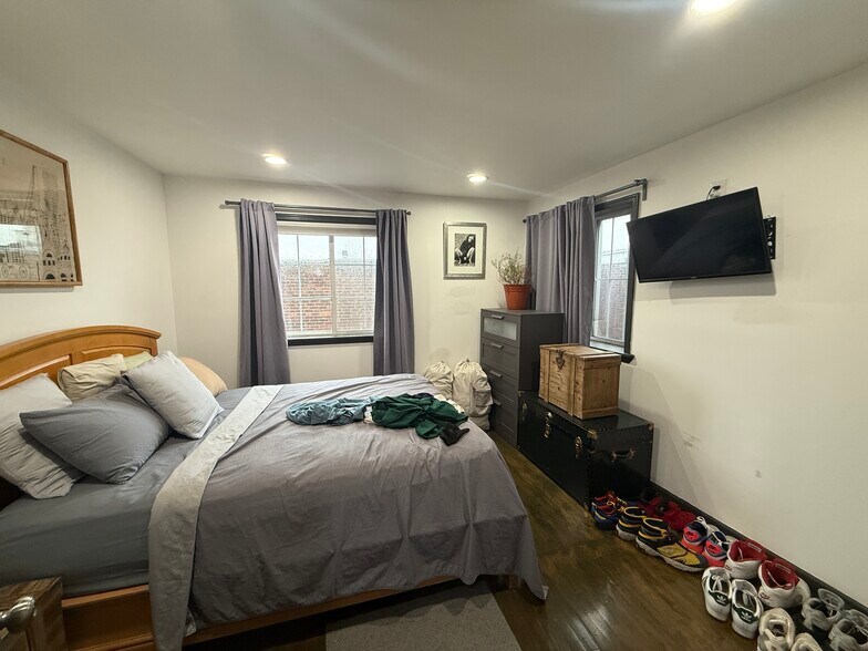 More Photos Of 1135 S 9th St, Philadelphia Storefront Retail Residential For Sale