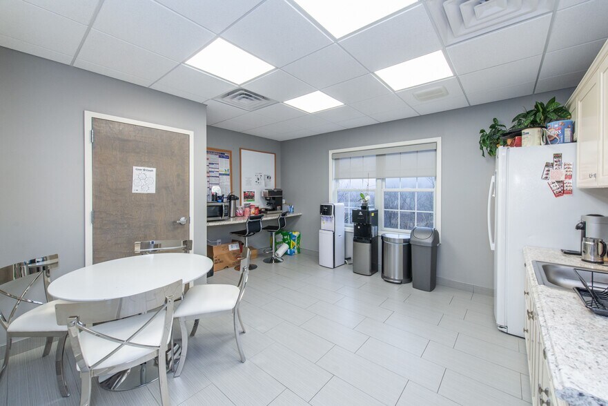 More Photos Of 14 Countryside Ln, Ringwood Medical For Sale