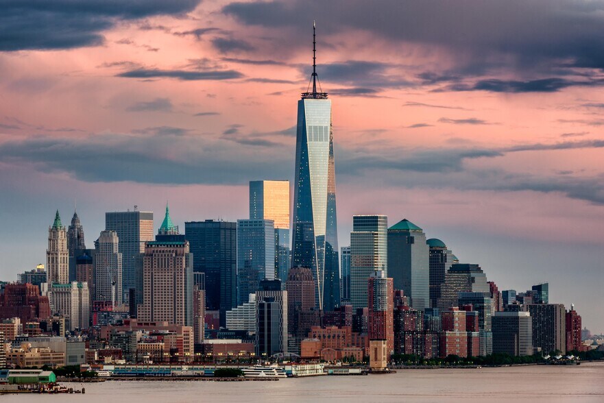 More Photos Of One World Trade Center, New York Office For Lease