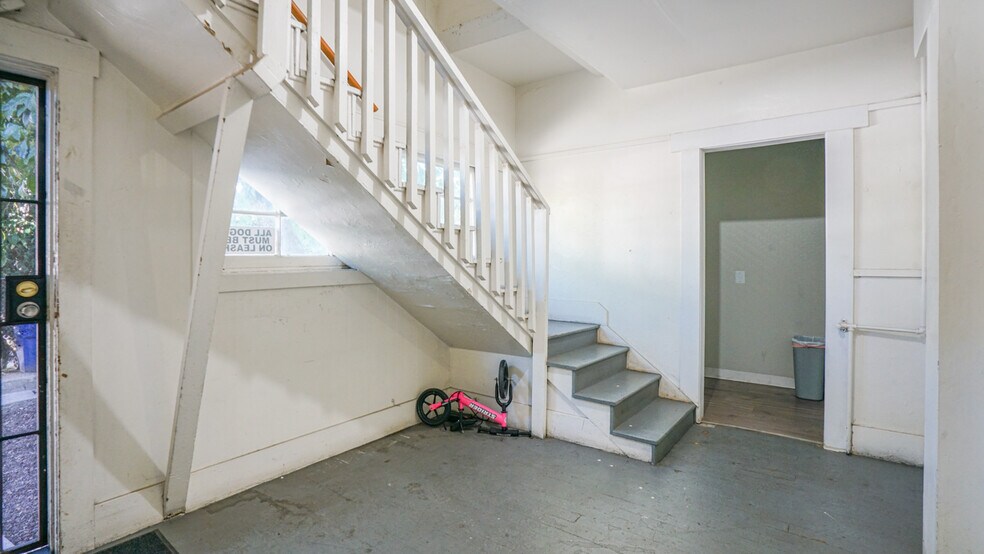 More Photos Of 2617 Jeffries Ave, Los Angeles Apartments For Sale