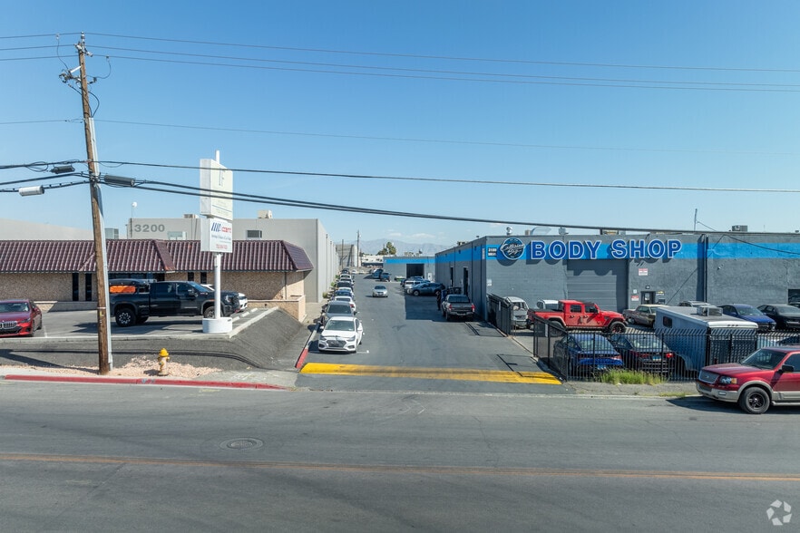 More Photos Of 3120 Sirius Ave, Las Vegas Warehouse For Lease