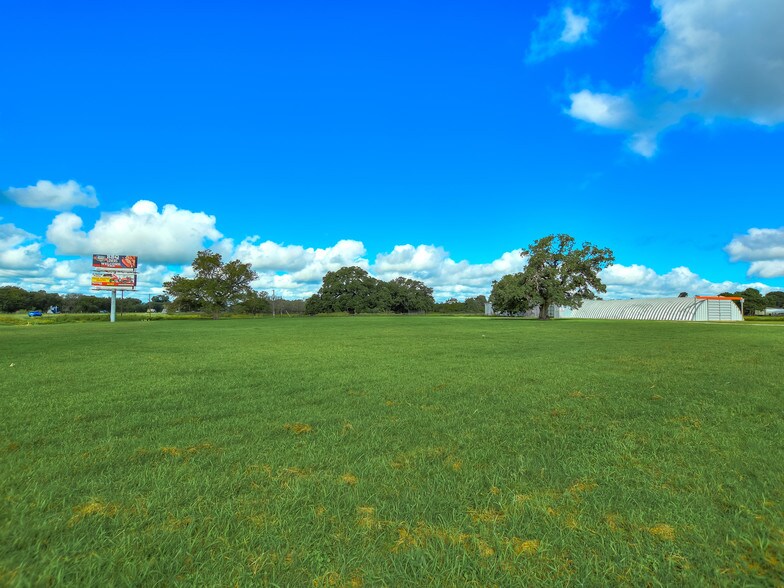 More Photos Of 108 Kellar Rd, Smithville Warehouse For Lease