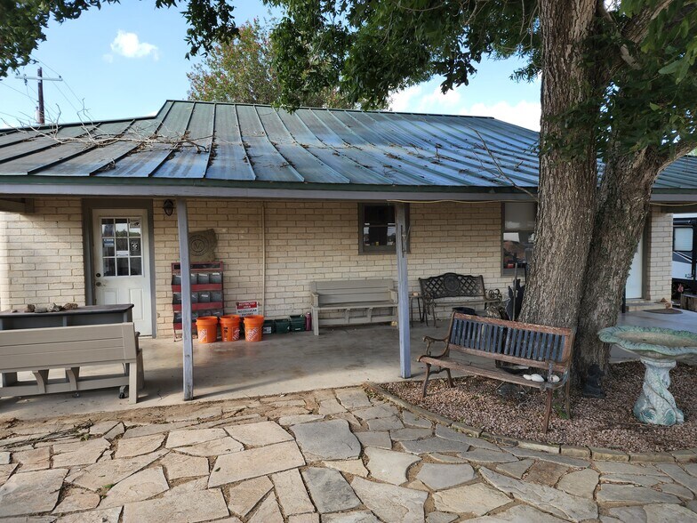More Photos Of 1951 S Magnolia Ave, Luling Land For Sale
