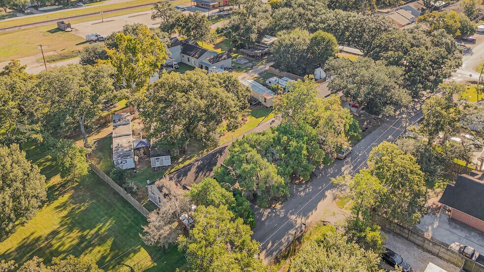 More Photos Of 404 W 3rd St, League City Manufactured Housing Mobile Home Park For Sale