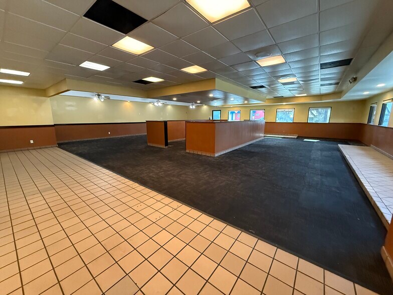 More Photos Of 276 W Henderson Ave, Porterville Restaurant For Lease
