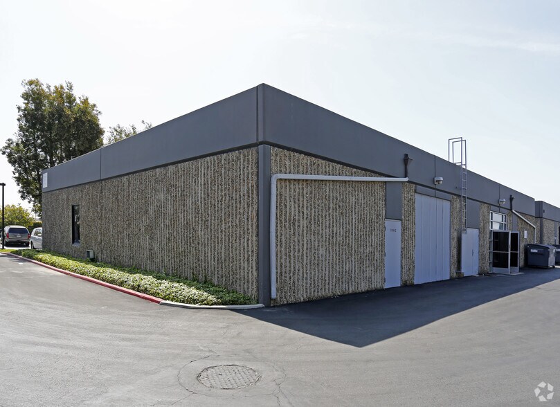 More Photos Of 3198 Airport Loop Dr, Costa Mesa Light Manufacturing For Lease