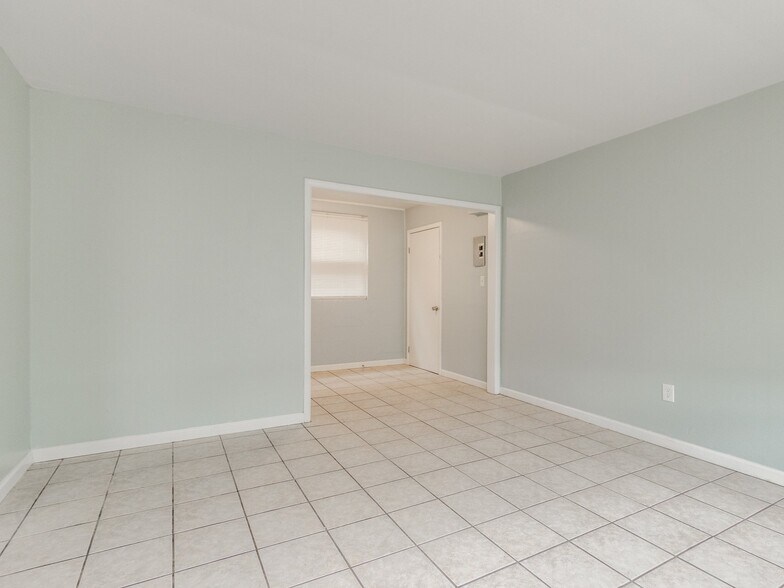 More Photos Of 506 SW 24th St, Oklahoma City Apartments For Sale