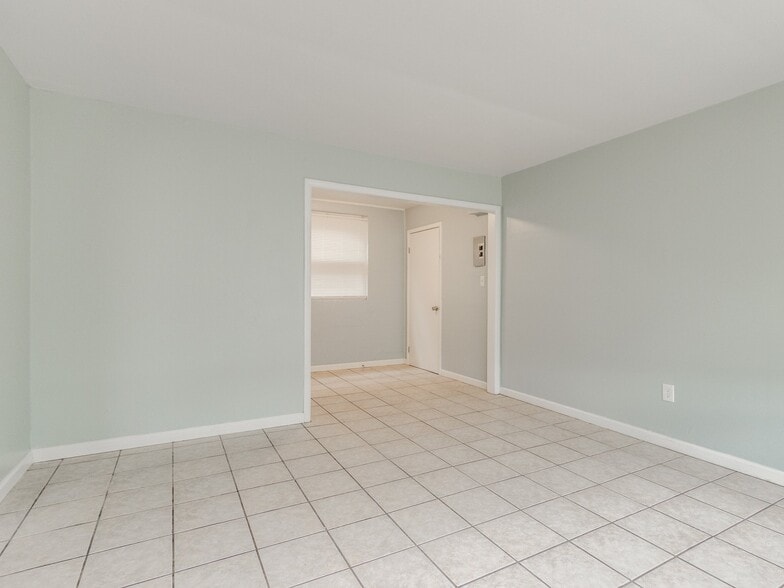 More Photos Of 506 SW 24th St, Oklahoma City Apartments For Sale
