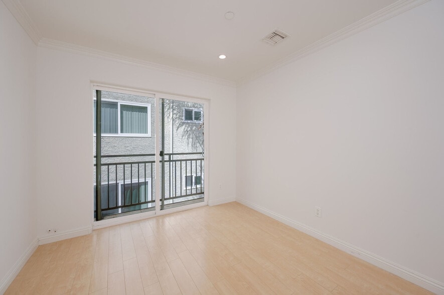 More Photos Of 4325 Stern Ave, Sherman Oaks Apartments For Sale