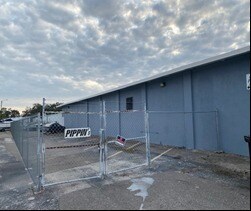 More Photos Of 2850-2852 47th Ave N, Saint Petersburg Warehouse For Sale