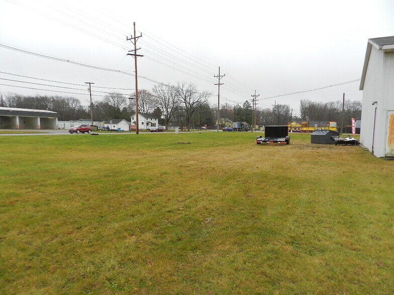 More Photos Of 1641 E Main St, Niles Manufacturing For Sale