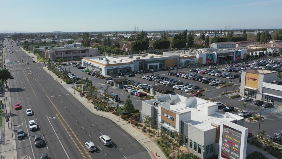 Primary Photo Of 7911-7927 Garden Grove Blvd, Garden Grove General Retail For Lease